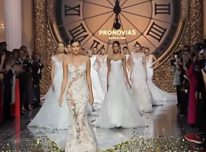 【时尚】Pronovias2016年春夏巴塞罗那婚纱周系列，C罗旧爱伊莲娜压轴惊艳亮相