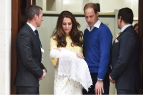 【资讯】英国凯特王妃产女后闪电出院，小公主正面照曝光——她可能是未来潮流风向标！