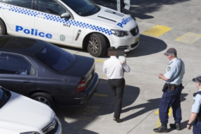 【新闻】不带这样看娃的：悉尼男子着急面试竟将两岁儿子独留在车内，恐被罚2.2万