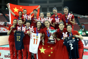 【中华】继阅兵之后最振奋人心的消息，中国女排昨日四夺世界杯冠军 直通里约奥运(图)