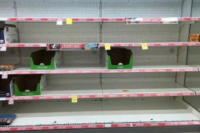 鸡蛋遭到短缺，澳洲超市货架被扫空！鸡蛋都没得买了？