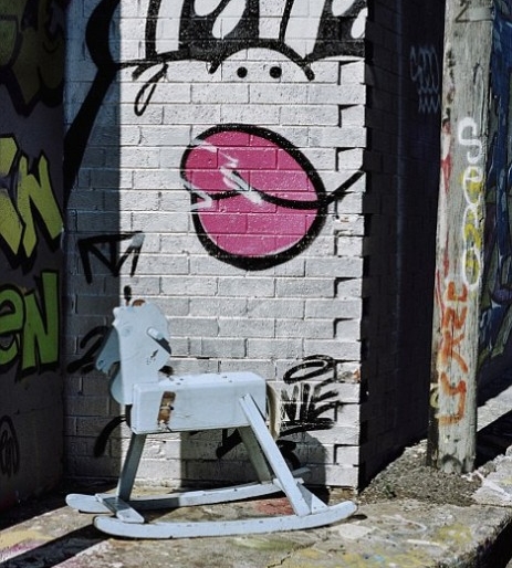 澳摄影师用镜头记录：悉尼小镇涂鸦艺术